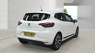 Used 2022 Renault Clio Evolution White - Interior and Exterior details 7