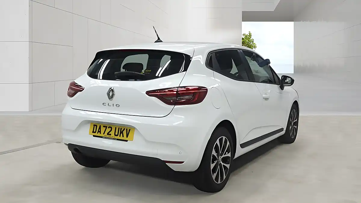 Used 2022 Renault Clio Evolution White - Interior and Exterior details 7