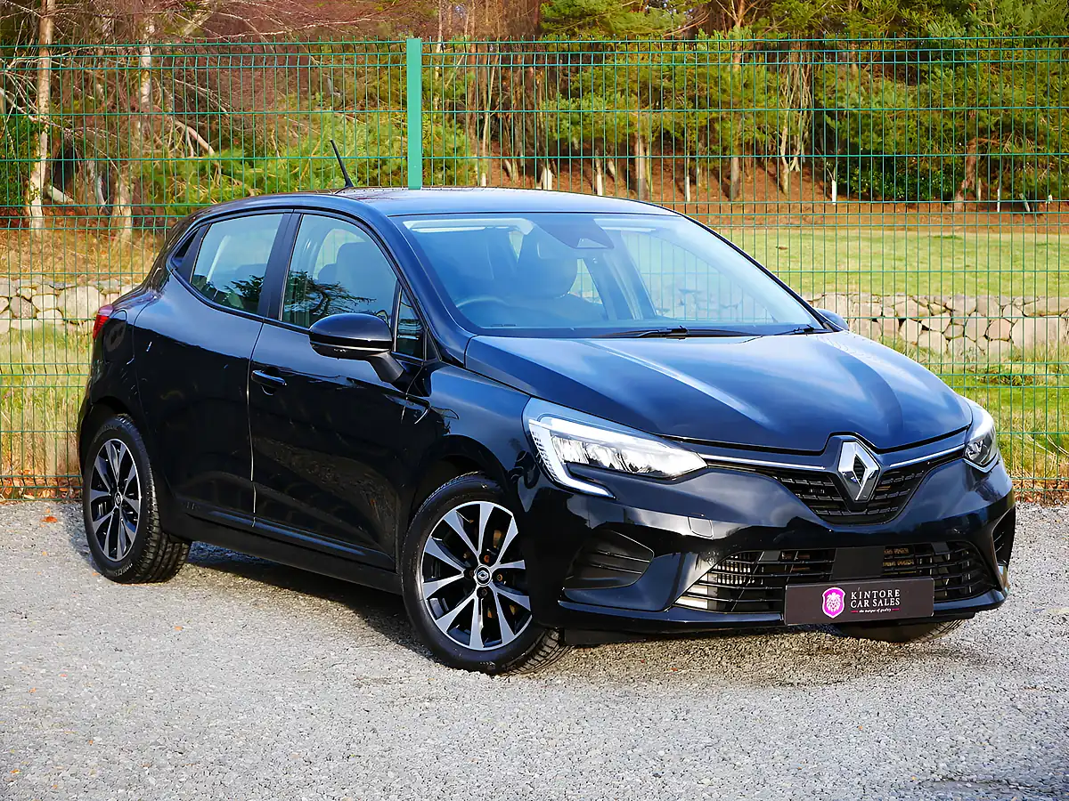 Used 2022 Renault Clio Iconic Diamond Black - Front View