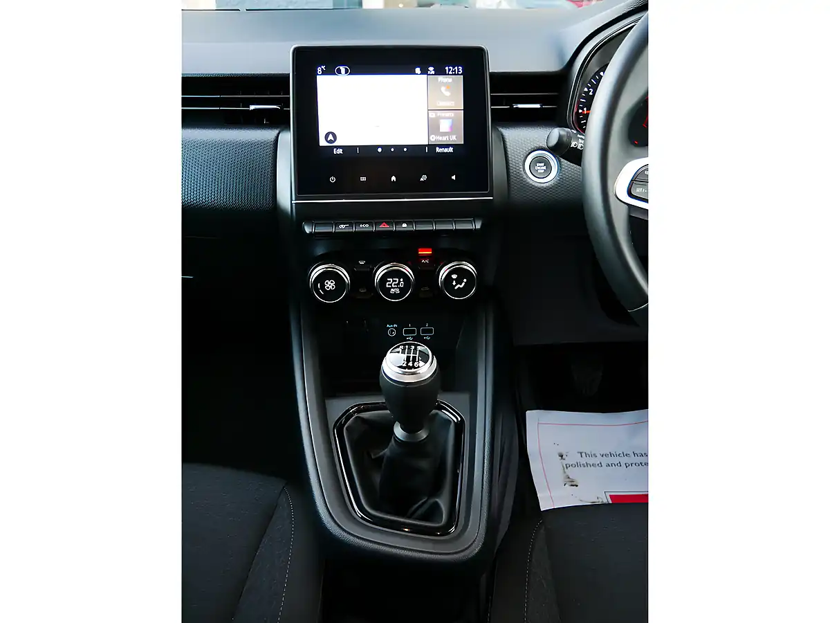 Used 2022 Renault Clio Iconic Diamond Black - Interior and Exterior details 15