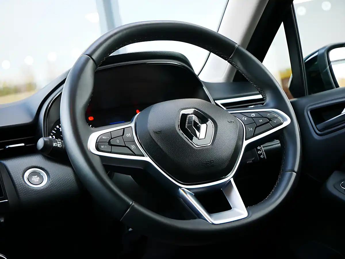 Used 2022 Renault Clio Iconic Diamond Black - Interior and Exterior details 16