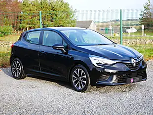 Used 2022 Renault Clio Iconic Diamond Black - Interior and Exterior details 2