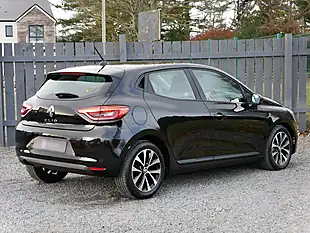 Used 2022 Renault Clio Iconic Diamond Black - Interior and Exterior details 9