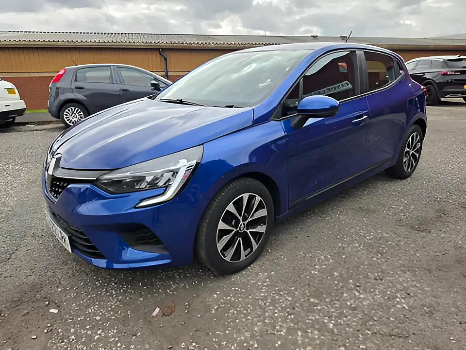 Used 2022 Renault Clio Iconic Edition Blue - Interior and Exterior details 3