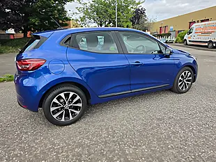 Used 2022 Renault Clio Iconic Edition Blue - Interior and Exterior details 6