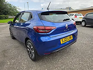 Used 2022 Renault Clio Iconic Edition Blue - Interior and Exterior details 8