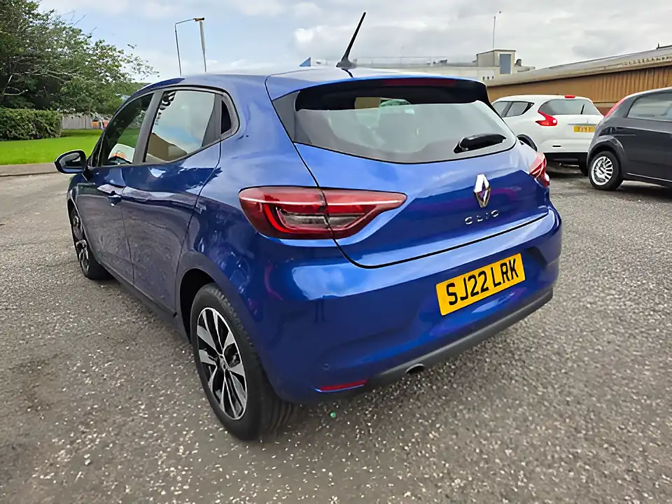 Used 2022 Renault Clio Iconic Edition Blue - Interior and Exterior details 8