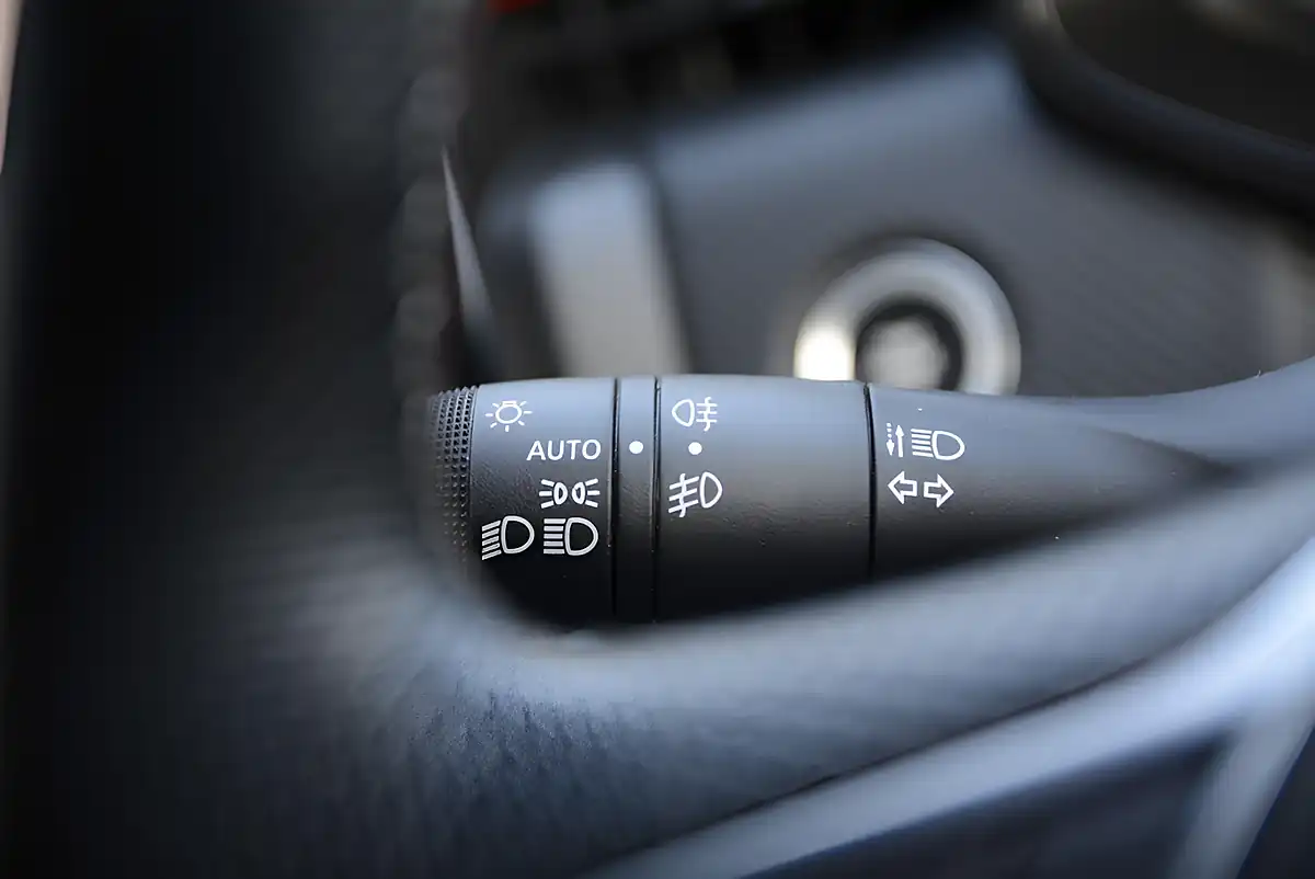 Used 2022 Renault Clio RS Line Blue - Interior and Exterior details 11