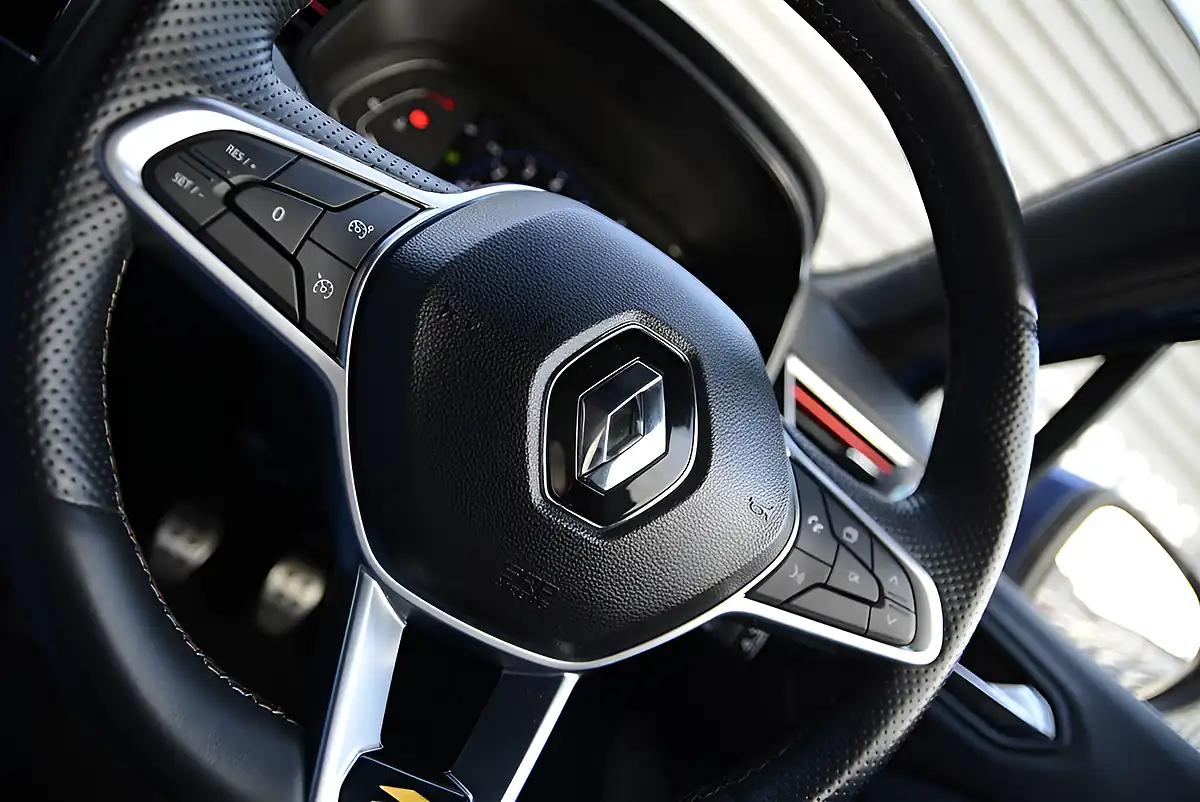 Used 2022 Renault Clio RS Line Blue - Interior and Exterior details 19