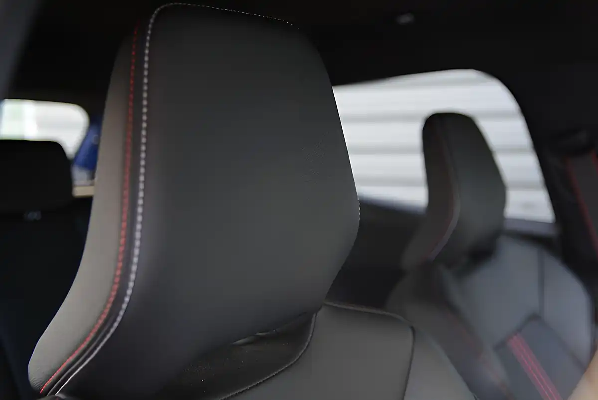 Used 2022 Renault Clio RS Line Blue - Interior and Exterior details 8