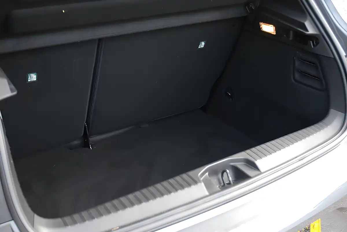 Used 2022 Renault Clio Techno Grey - Interior and Exterior details 13