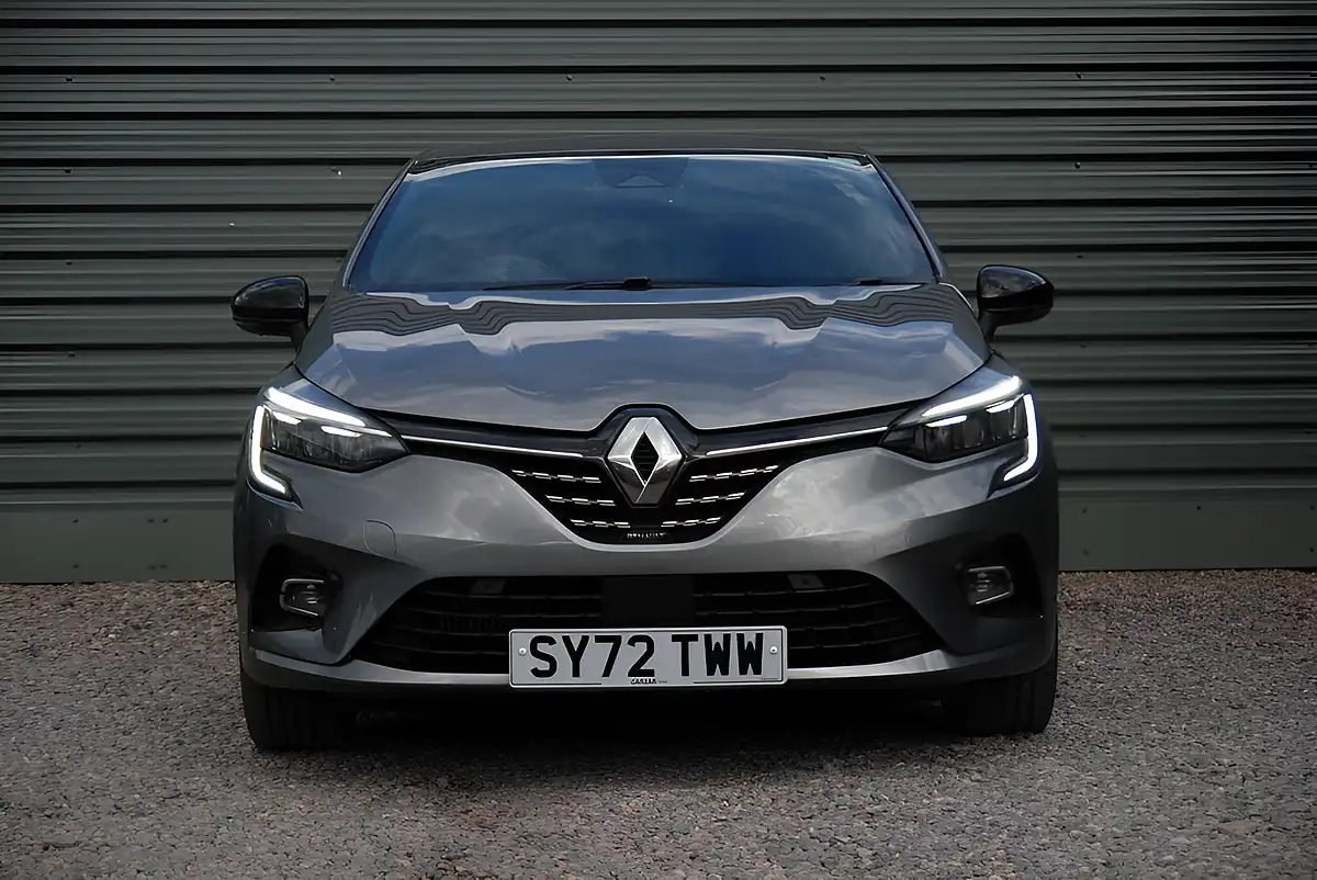 Used 2022 Renault Clio Techno Grey - Interior and Exterior details 2