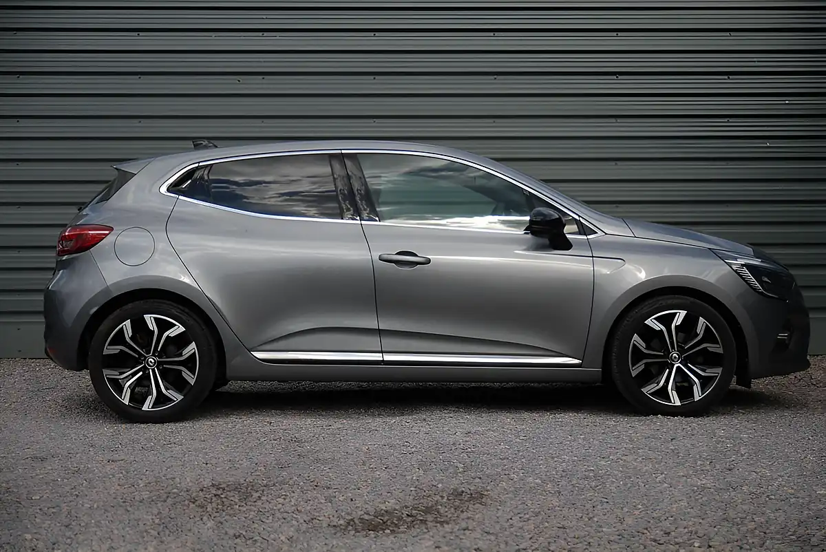 Used 2022 Renault Clio Techno Grey - Interior and Exterior details 3