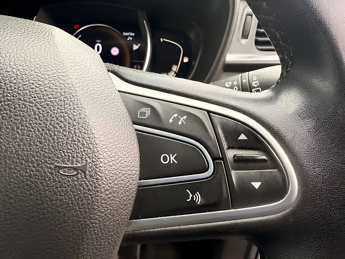 Used 2022 Renault Kadjar Equilibre Grey - Interior and Exterior details 16