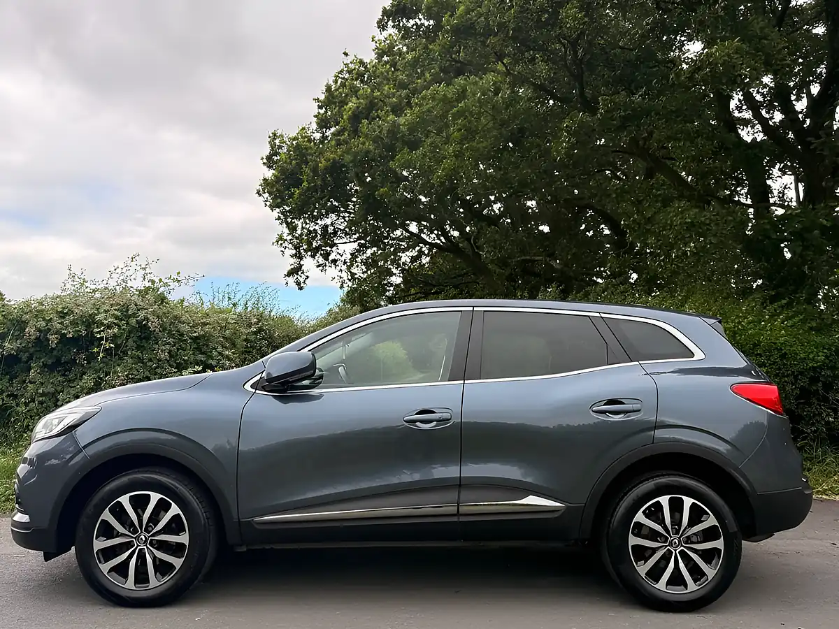Used 2022 Renault Kadjar Equilibre Grey - Interior and Exterior details 4