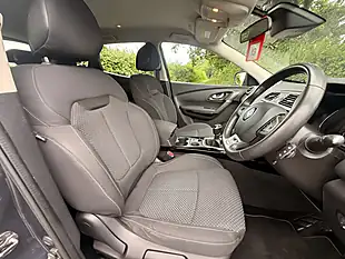 Used 2022 Renault Kadjar Equilibre Grey - Interior and Exterior details 9