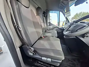 Used 2022 Renault Master 35 Business+ White - Interior and Exterior details 12
