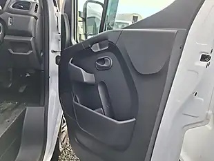 Used 2022 Renault Master 35 Business+ White - Interior and Exterior details 14