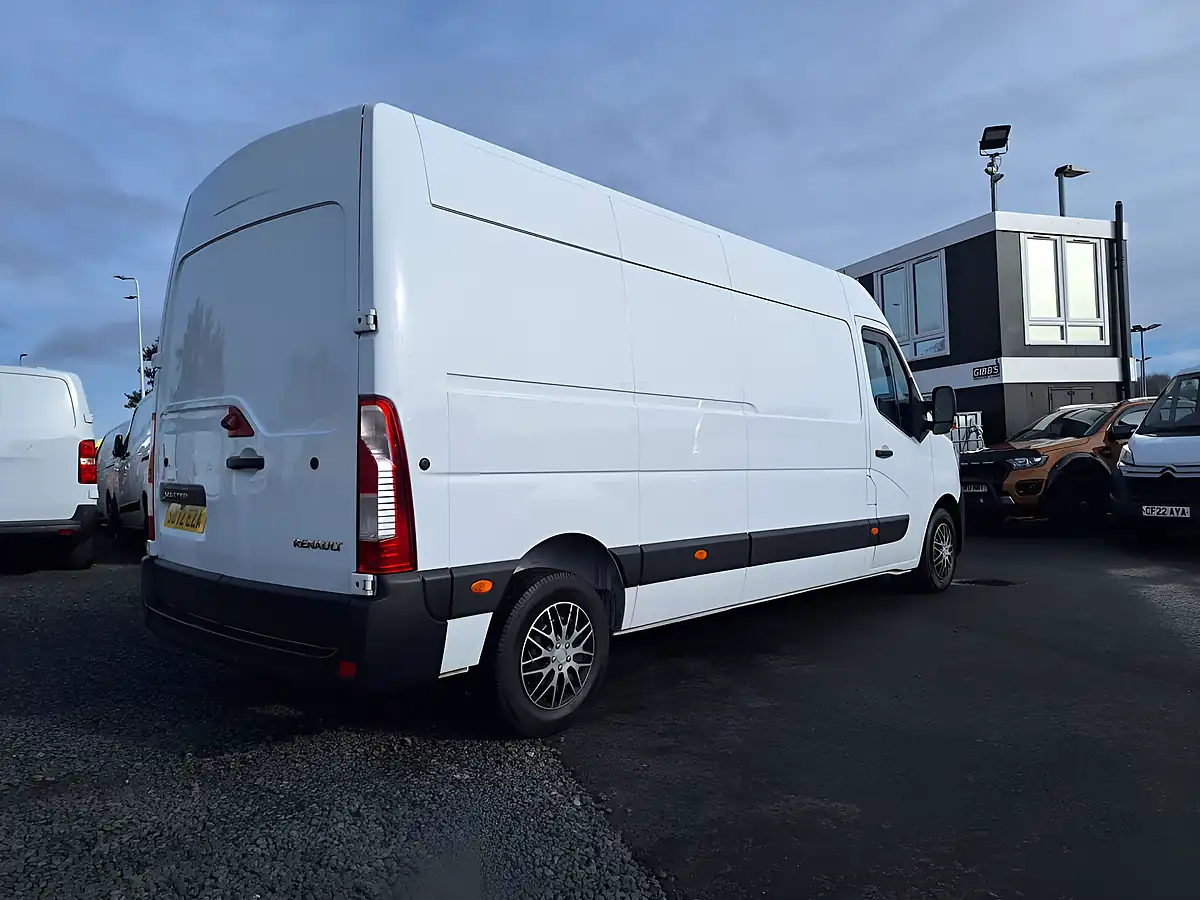 Used 2022 Renault Master 35 Business+ White - Interior and Exterior details 3
