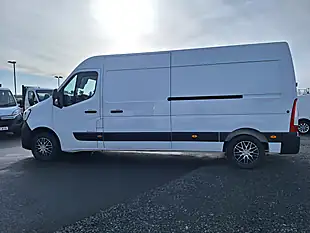 Used 2022 Renault Master 35 Business+ White - Interior and Exterior details 8