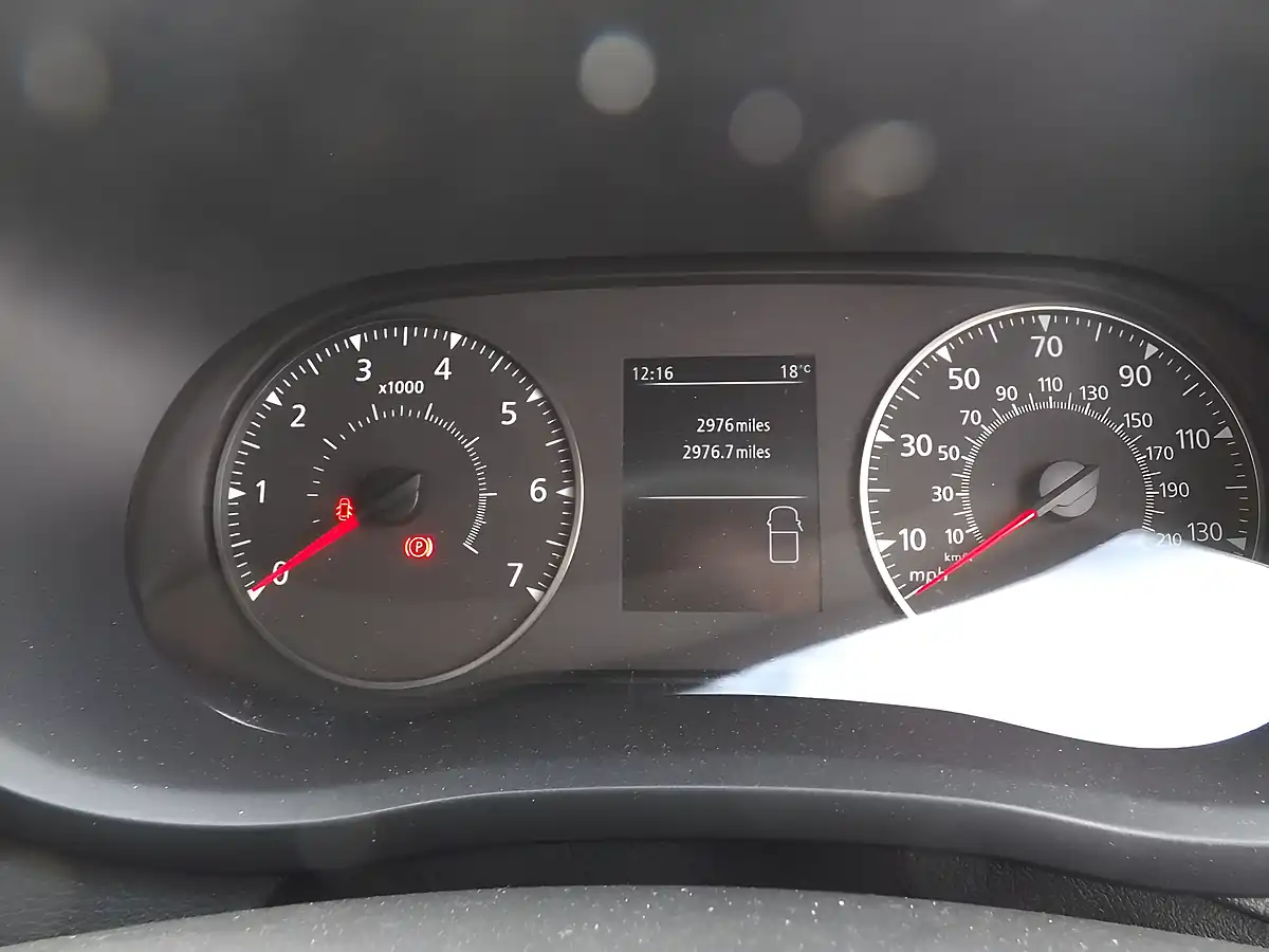 Used 2022 Renault Master Business Grey - Interior and Exterior details 10