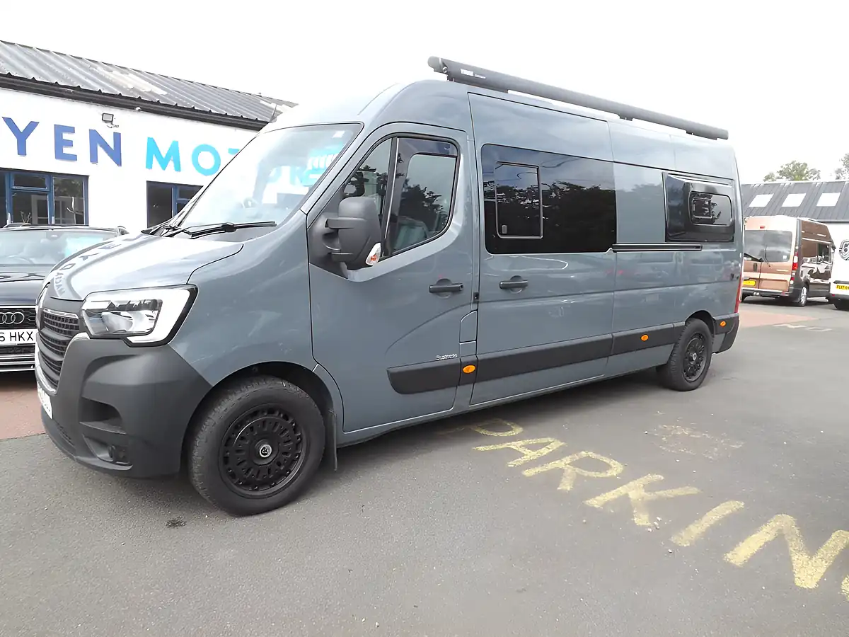 Used 2022 Renault Master Business Grey - Interior and Exterior details 2