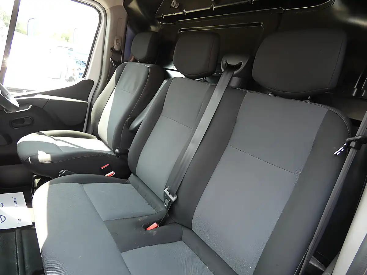 Used 2022 Renault Master Business L3H2 Mineral White - Interior and Exterior details 18