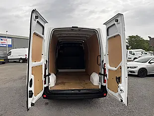 Used 2022 Renault Master Business+ Mineral White - Interior and Exterior details 13
