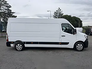 Used 2022 Renault Master Business+ Mineral White - Interior and Exterior details 4