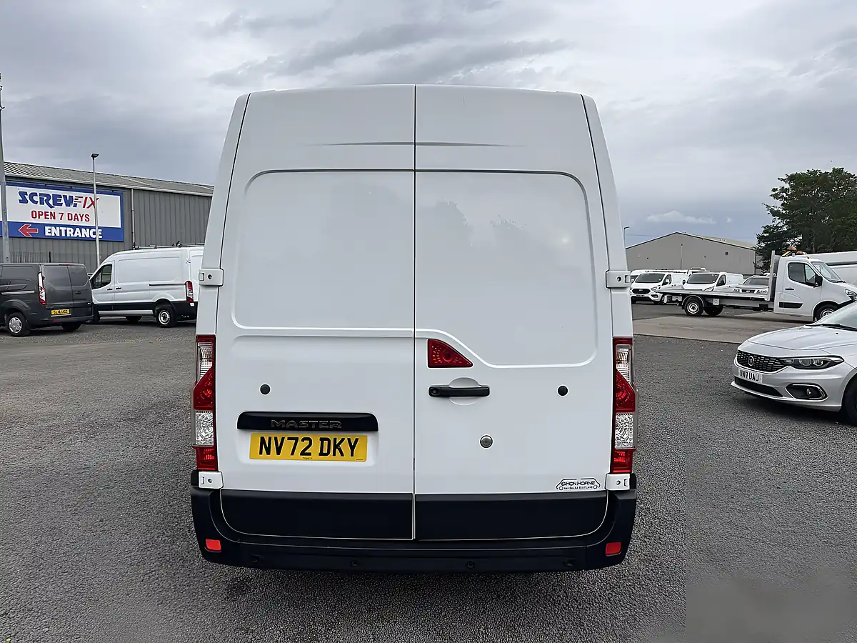 Used 2022 Renault Master Business+ Mineral White - Interior and Exterior details 6