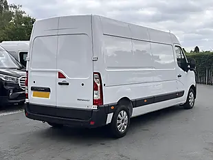 Used 2022 Renault Master Business+ Mineral White - Interior and Exterior details 11