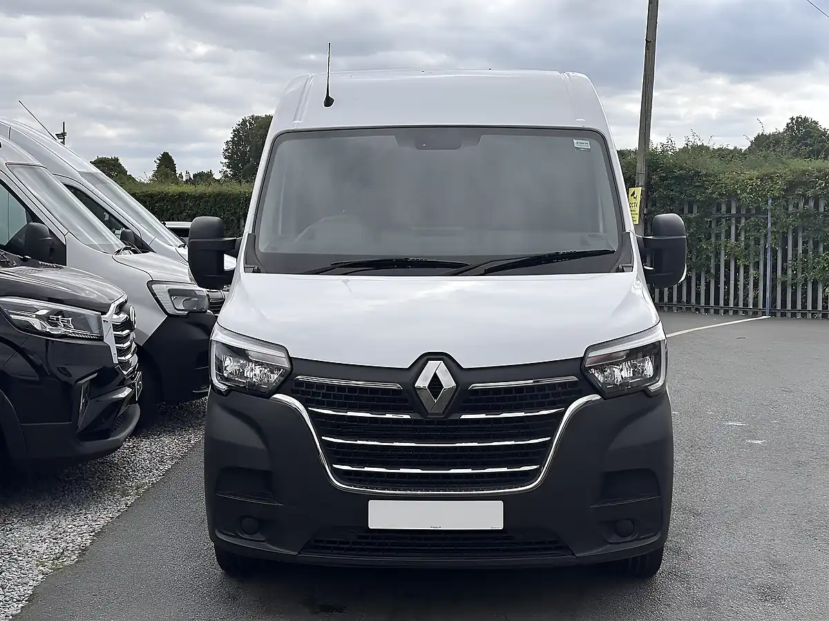 Used 2022 Renault Master Business+ Mineral White - Interior and Exterior details 13