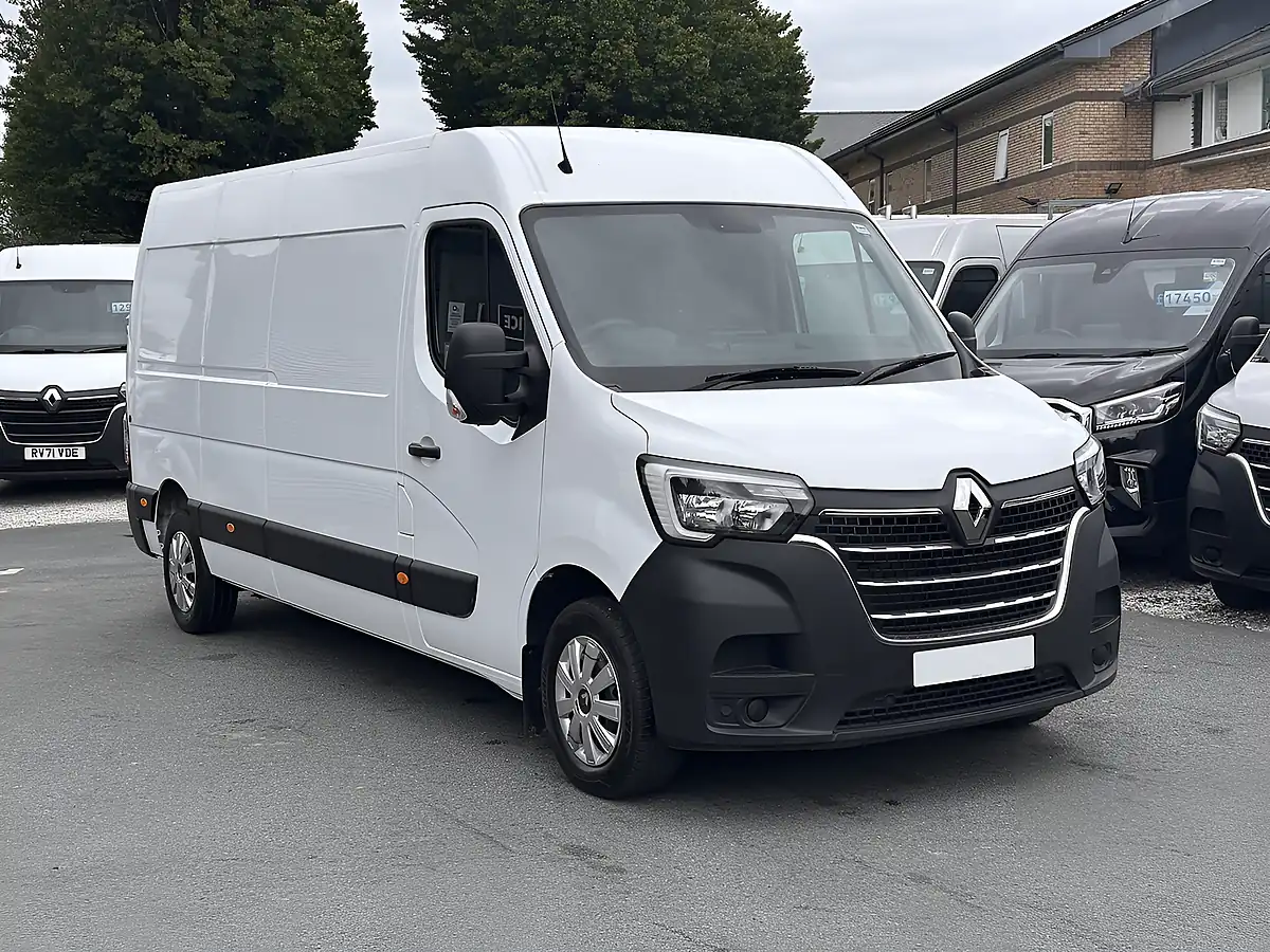 Used 2022 Renault Master Business+ Mineral White - Interior and Exterior details 6
