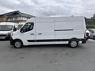 Used 2022 Renault Master Business+ Mineral White - Interior and Exterior details 9