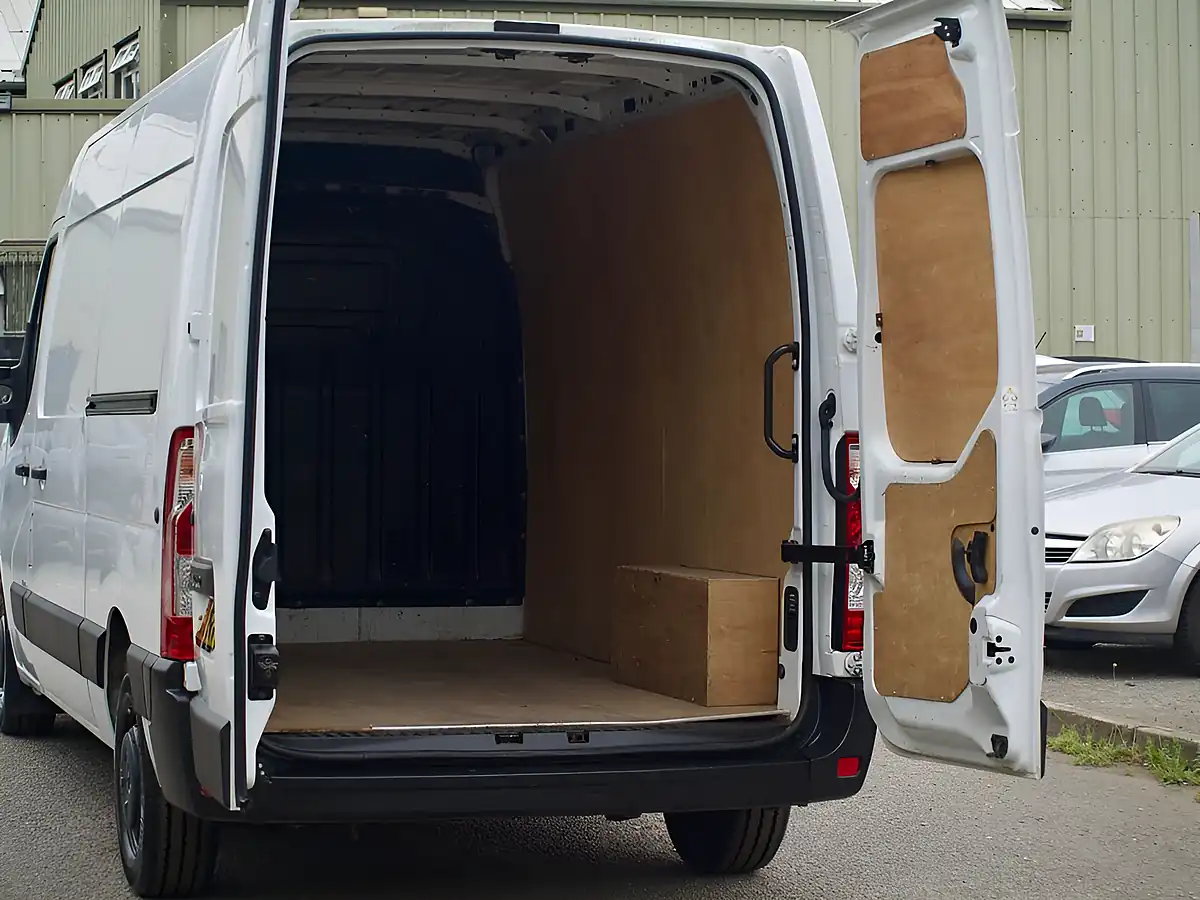 Used 2022 Renault Master Business White - Interior and Exterior details 10
