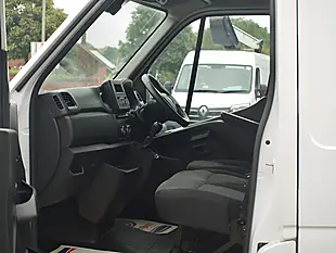Used 2022 Renault Master Business White - Interior and Exterior details 15