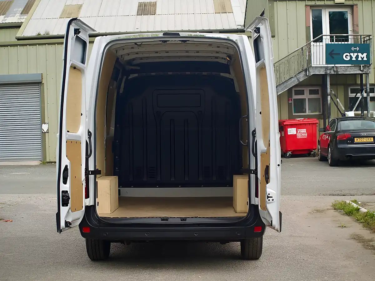 Used 2022 Renault Master Business+ White - Interior and Exterior details 10