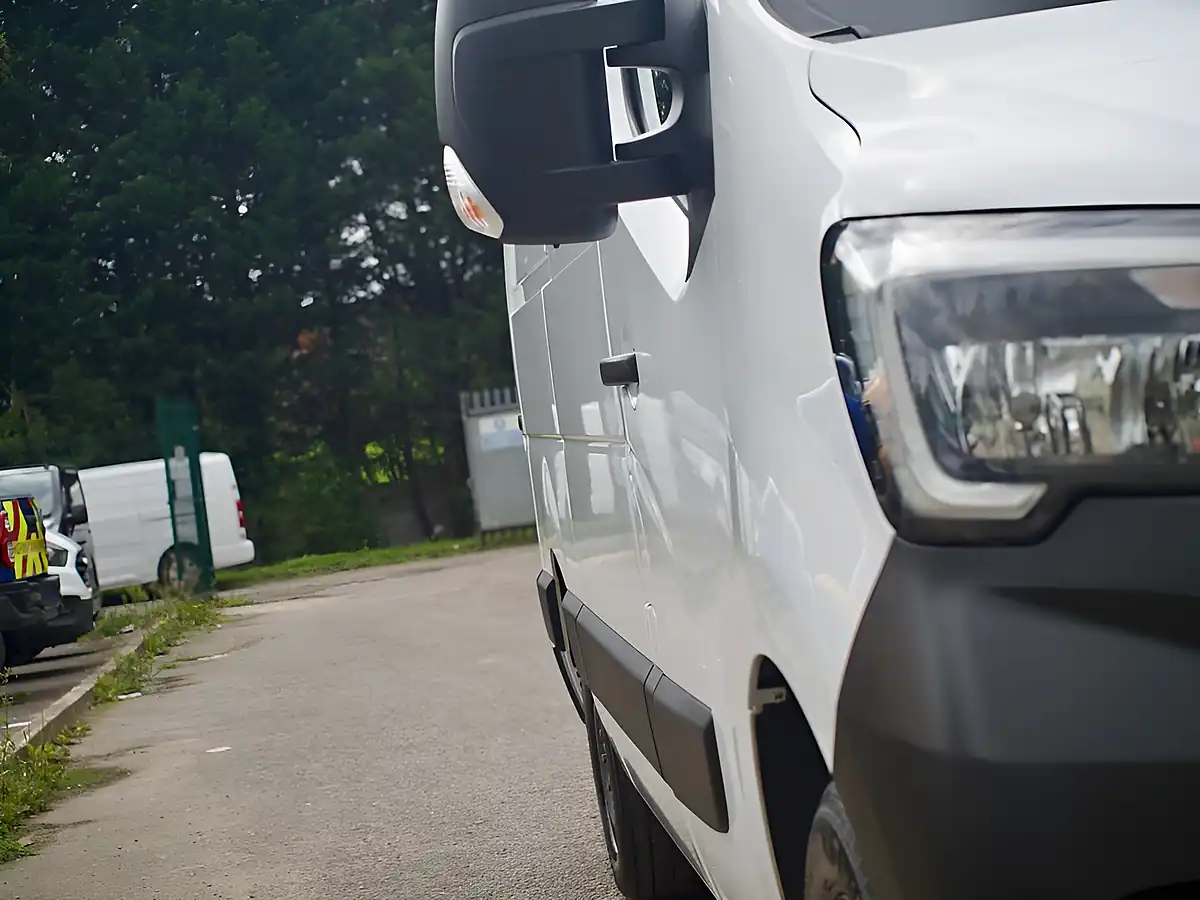 Used 2022 Renault Master Business+ White - Interior and Exterior details 7