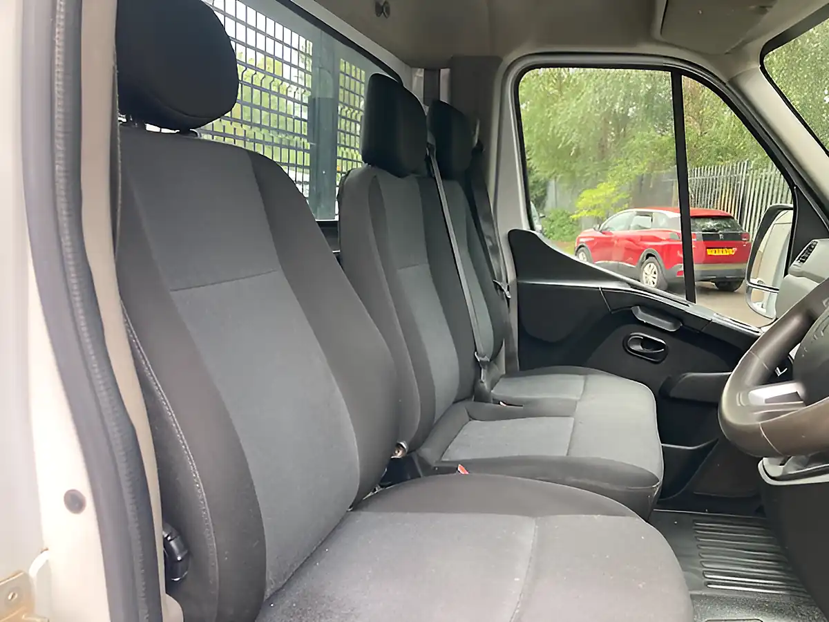 Used 2022 Renault Master Business White - Interior and Exterior details 5