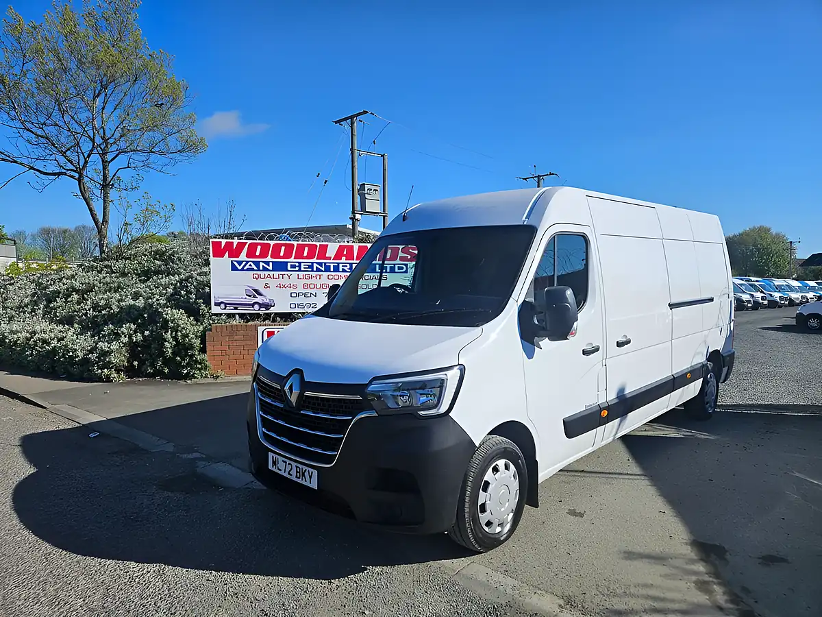 Used 2022 Renault Master LM35 Business Lwb White - Interior and Exterior details 4