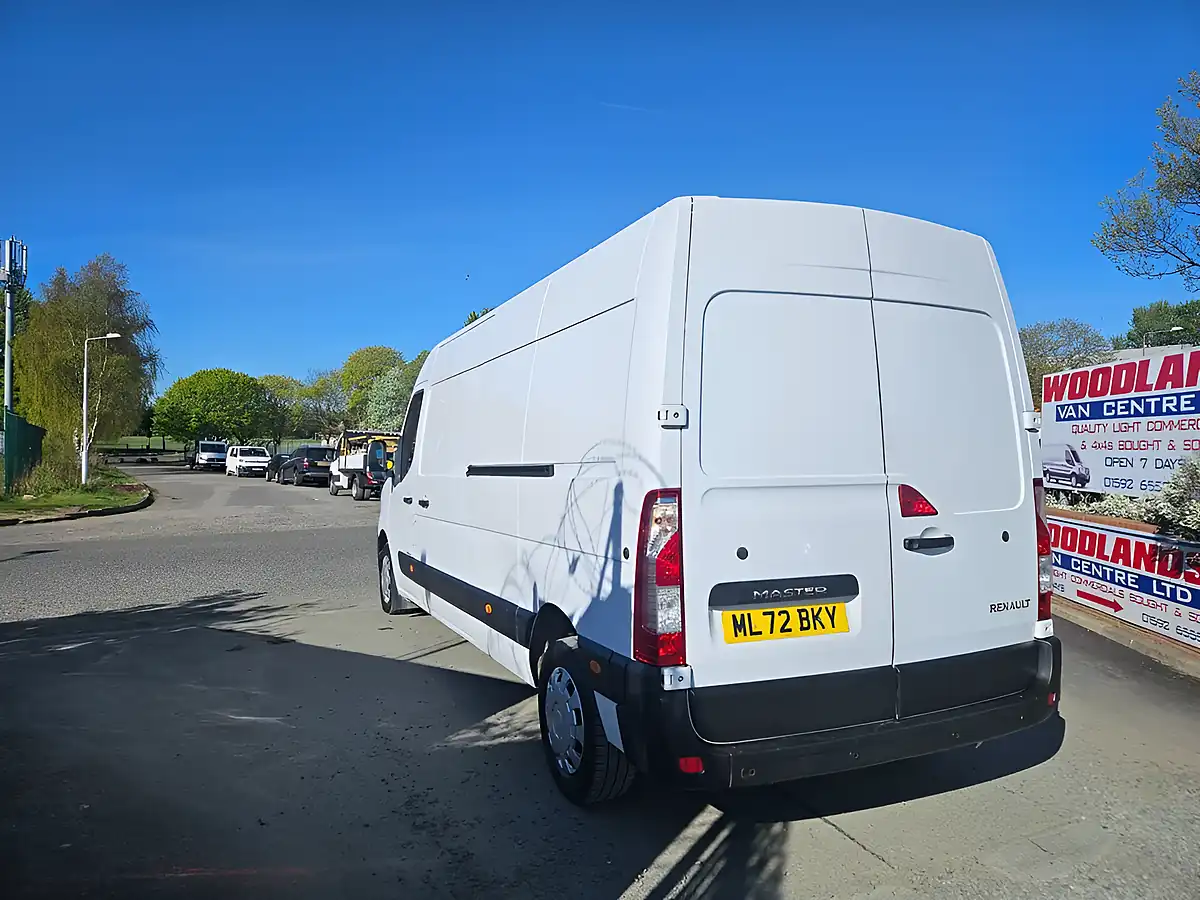 Used 2022 Renault Master LM35 Business Lwb White - Interior and Exterior details 6