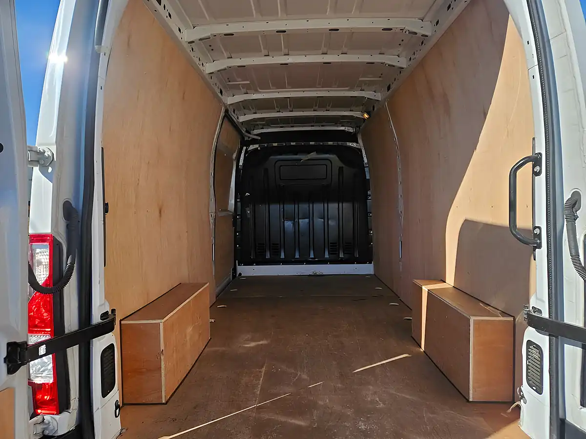Used 2022 Renault Master LM35 Business Lwb White - Interior and Exterior details 9