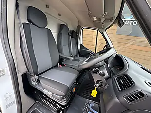 Used 2022 Renault Master LM35 Business+ Mineral White - Interior and Exterior details 15