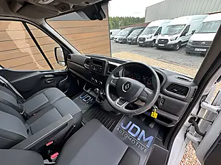 Used 2022 Renault Master LM35 Business+ Mineral White - Interior and Exterior details 16