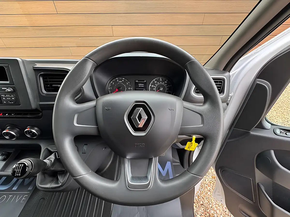 Used 2022 Renault Master LM35 Business+ Mineral White - Interior and Exterior details 18