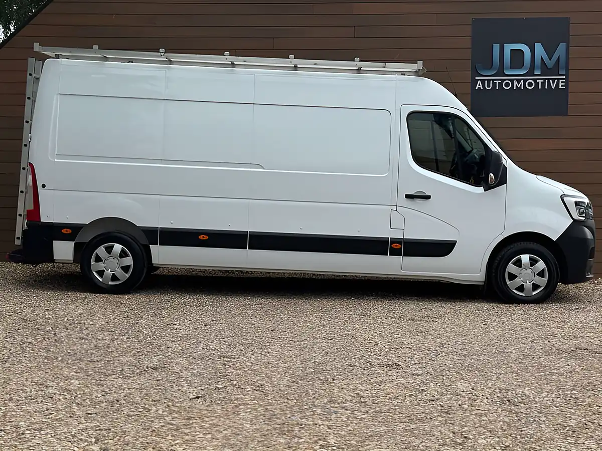 Used 2022 Renault Master LM35 Business+ Mineral White - Interior and Exterior details 2