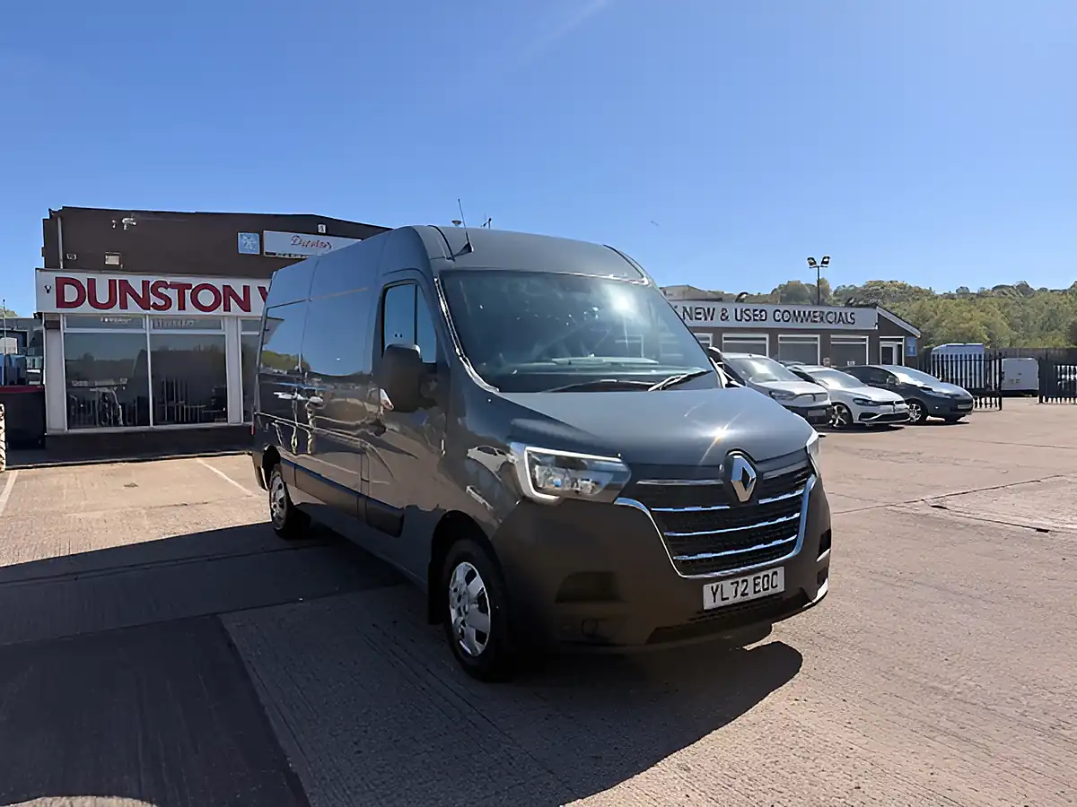 Used 2022 Renault Master MM35 Business Plus Grey - Front View