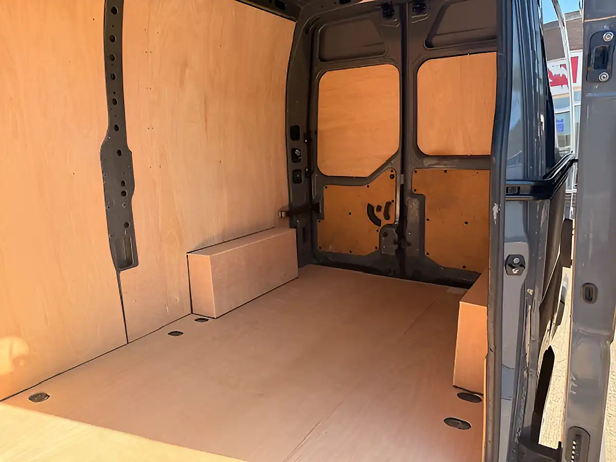 Used 2022 Renault Master MM35 Business Plus Grey - Interior and Exterior details 11