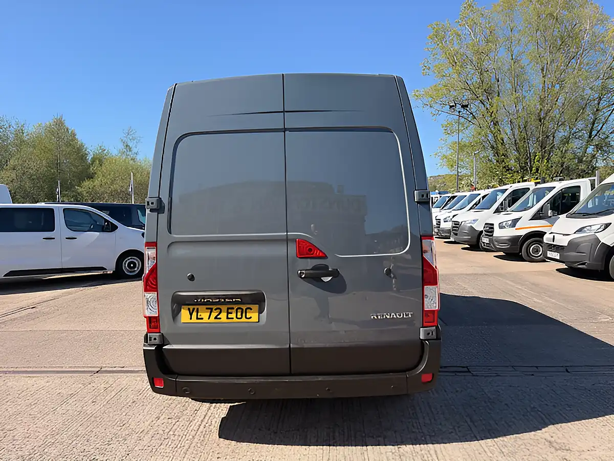 Used 2022 Renault Master MM35 Business Plus Grey - Interior and Exterior details 4