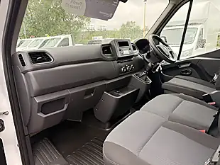 Used 2022 Renault Master MM35 Business Plus White - Interior and Exterior details 16